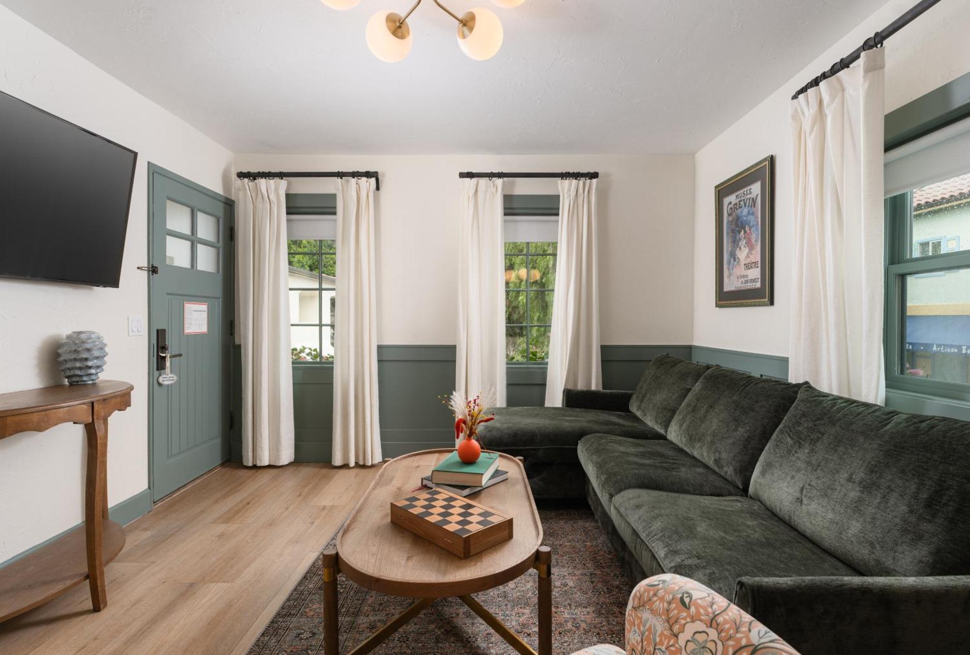 Petit Soleil - Bed, Breakfast And Bar San Luis Obispo