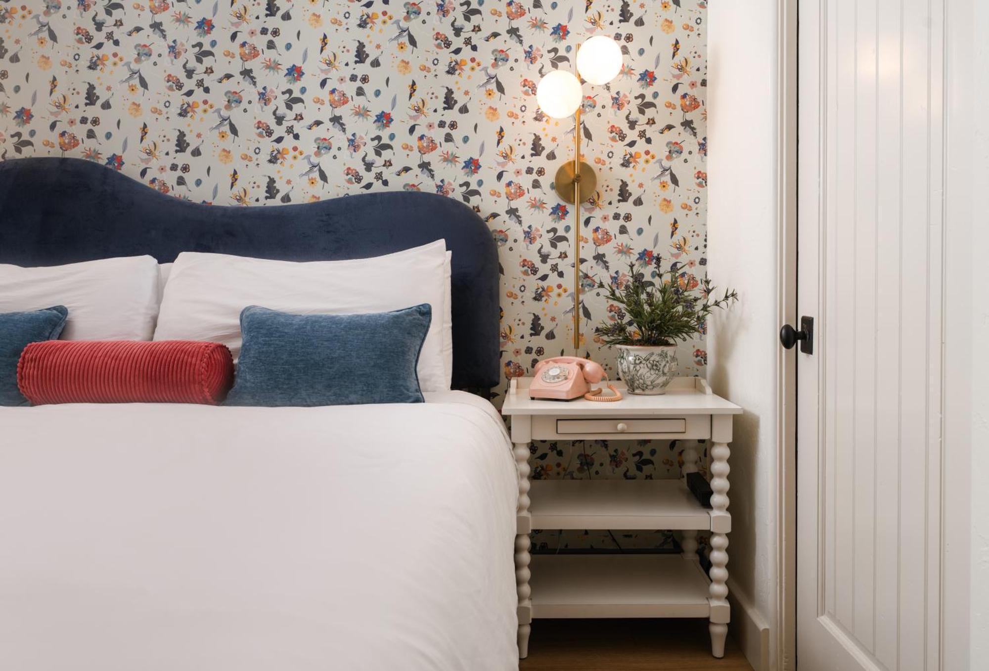 Petit Soleil - Bed, Breakfast And Bar Bed & Breakfast San Luis Obispo