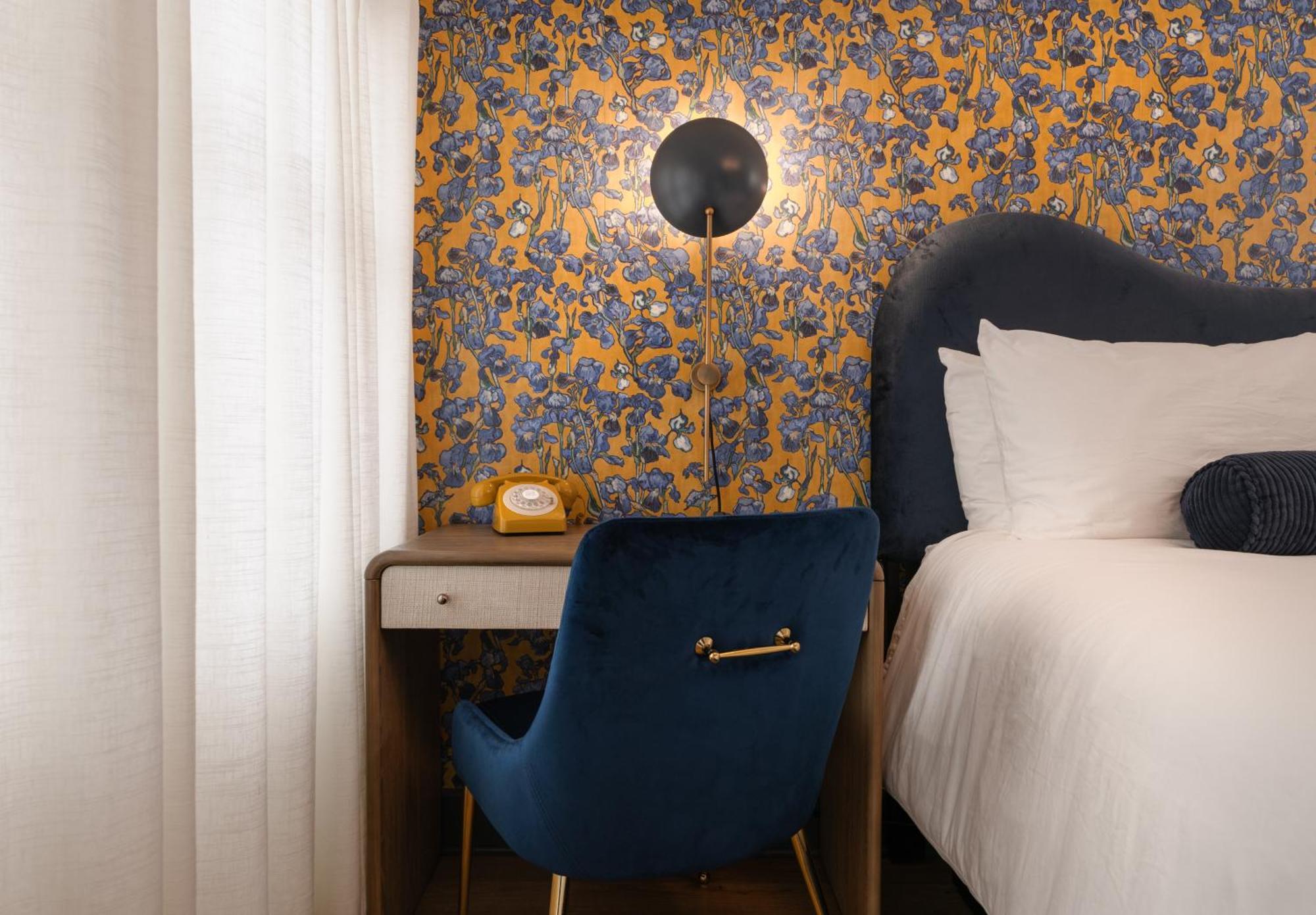 Bed & Breakfast Petit Soleil - Bed, Breakfast And Bar