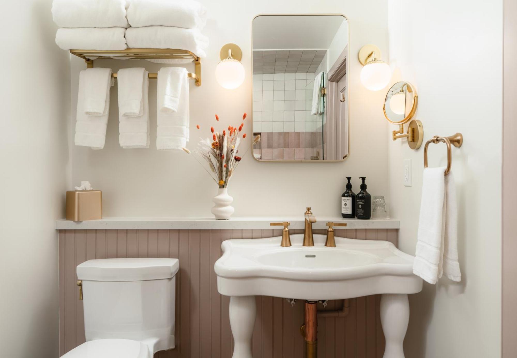 Petit Soleil - Bed, Breakfast And Bar San Luis Obispo