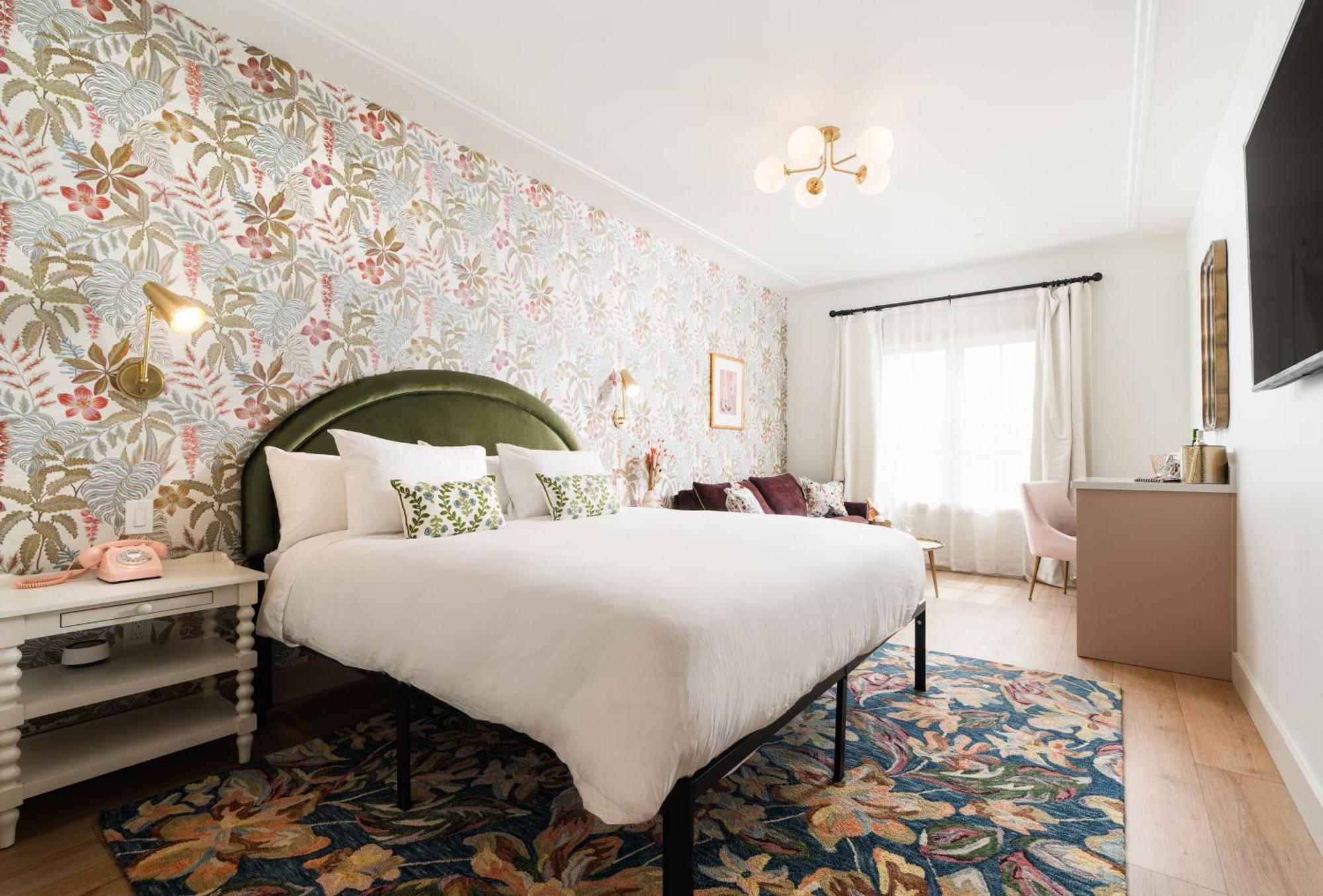 Petit Soleil - Bed, Breakfast And Bar Bed & Breakfast San Luis Obispo