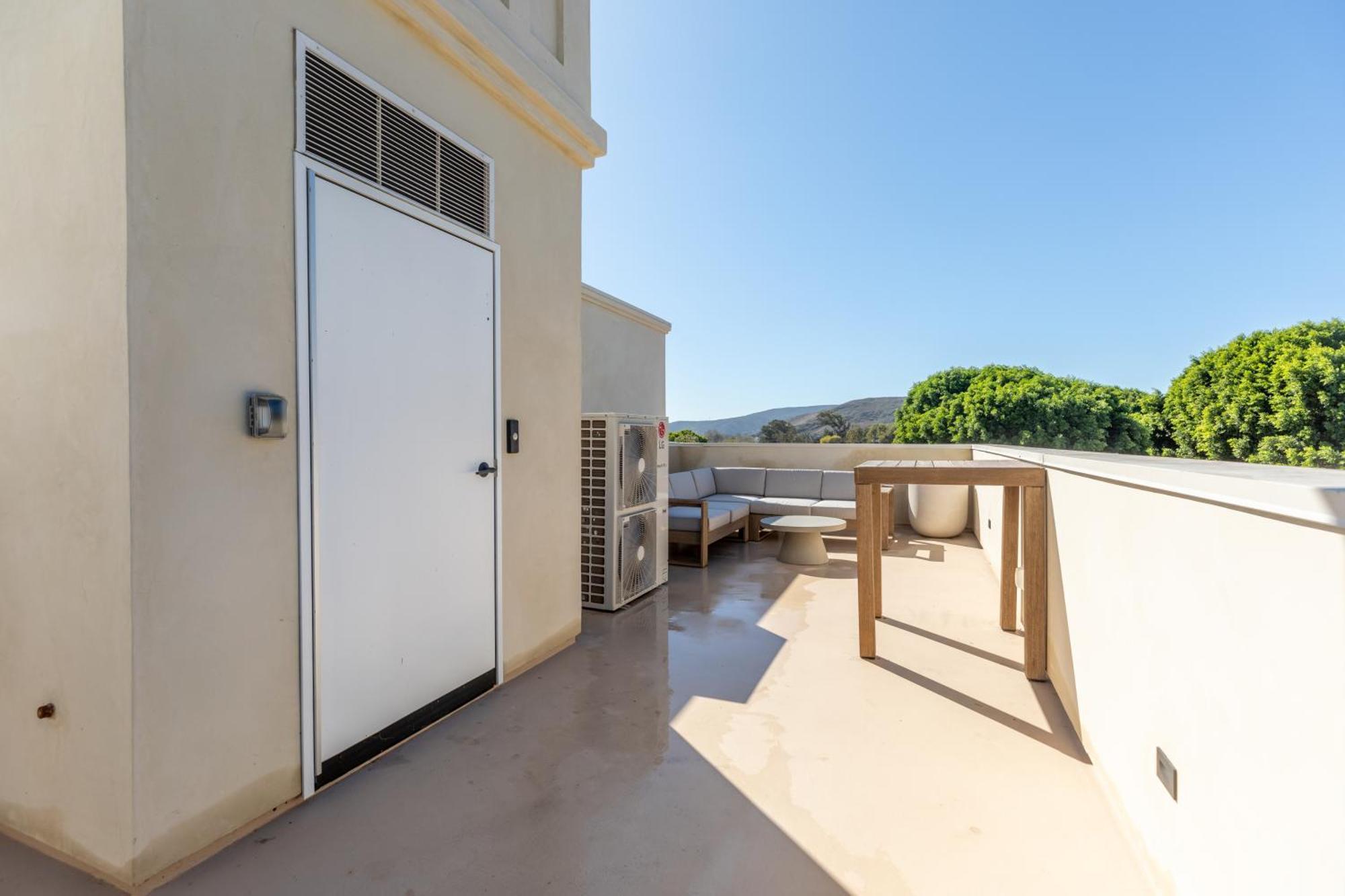 Luxurious Dowtown With Private Rooftop Apartment San Luis Obispo