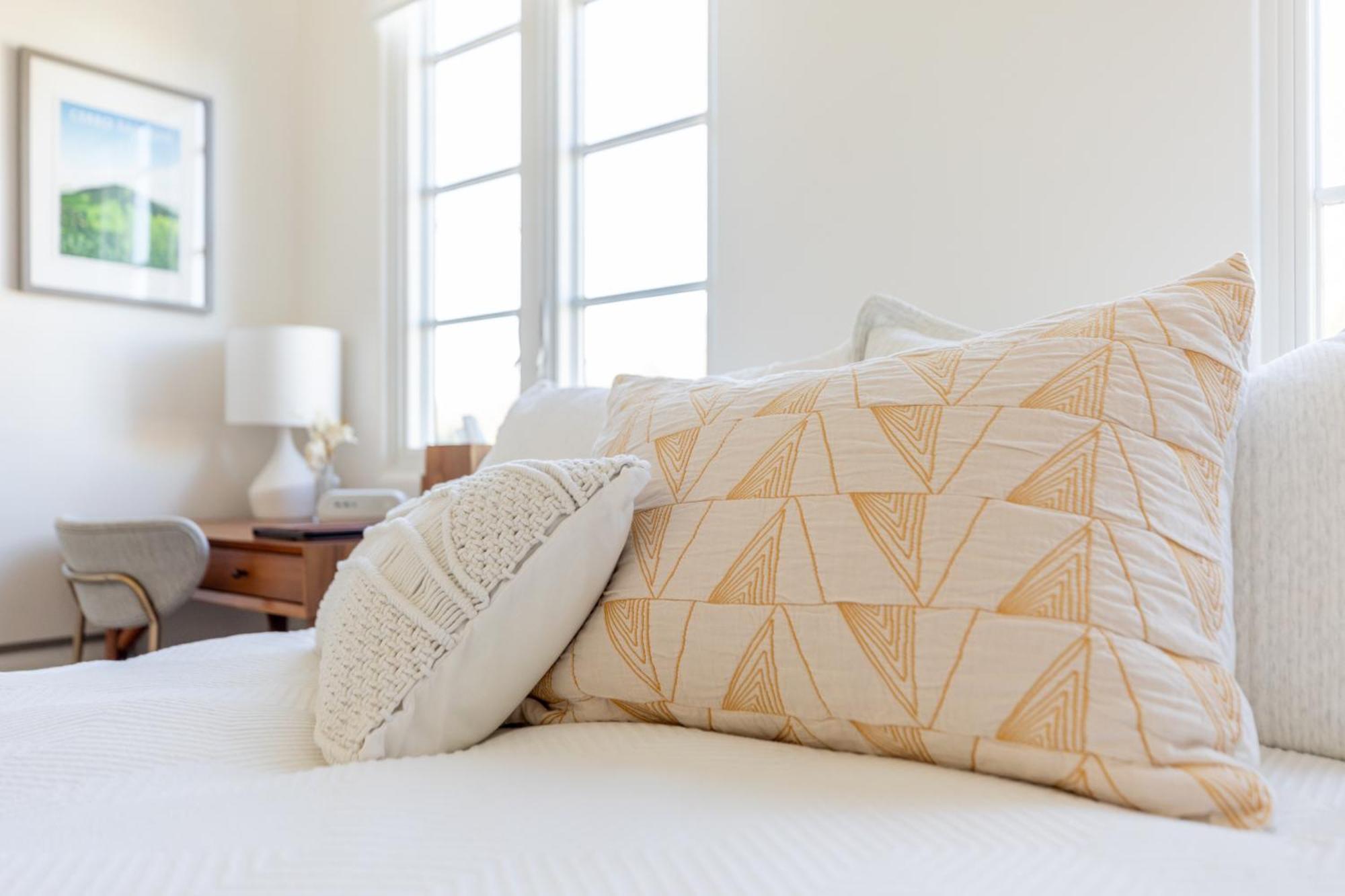 Luxurious Dowtown With Private Rooftop *