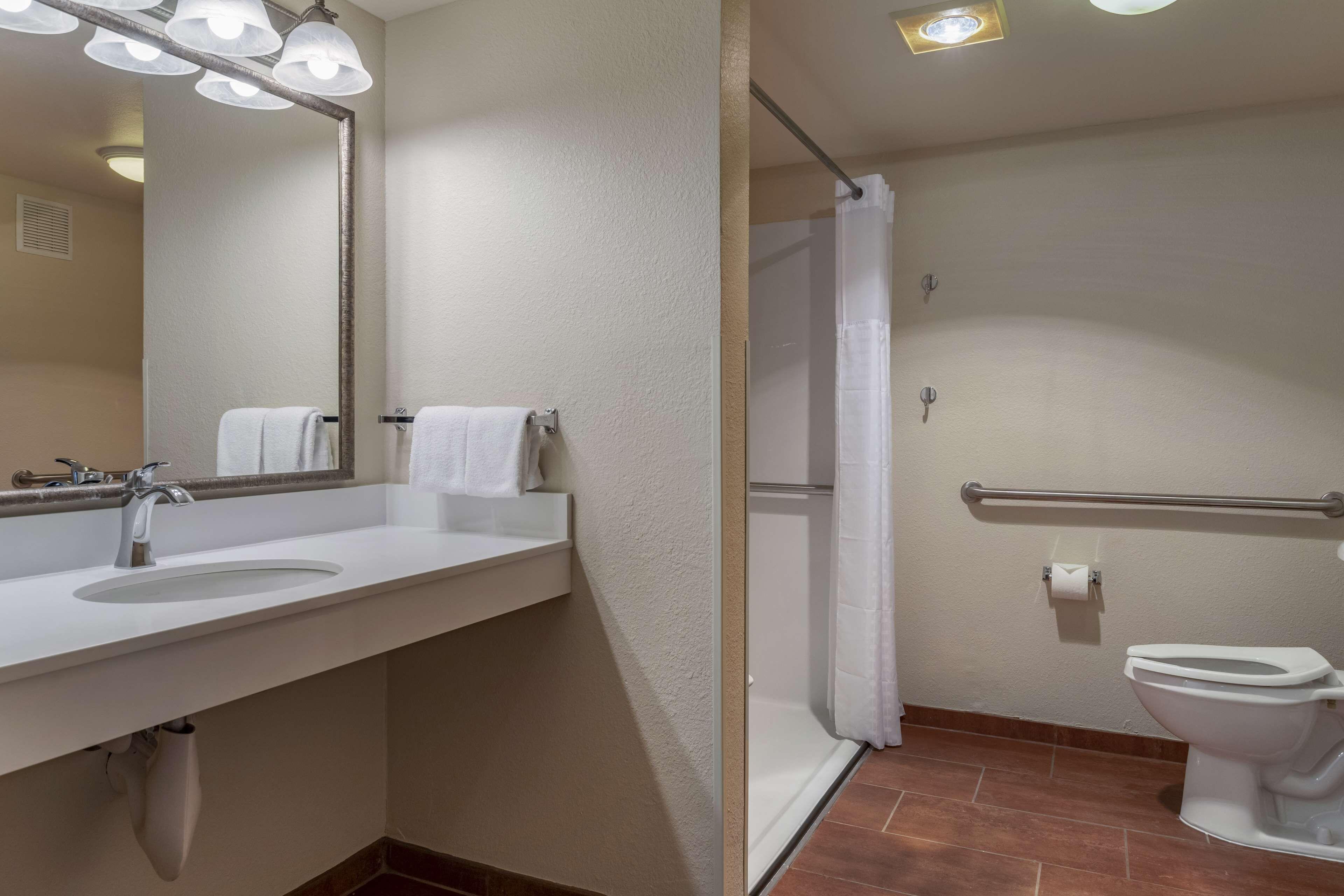 Western Royal Oak Hotel