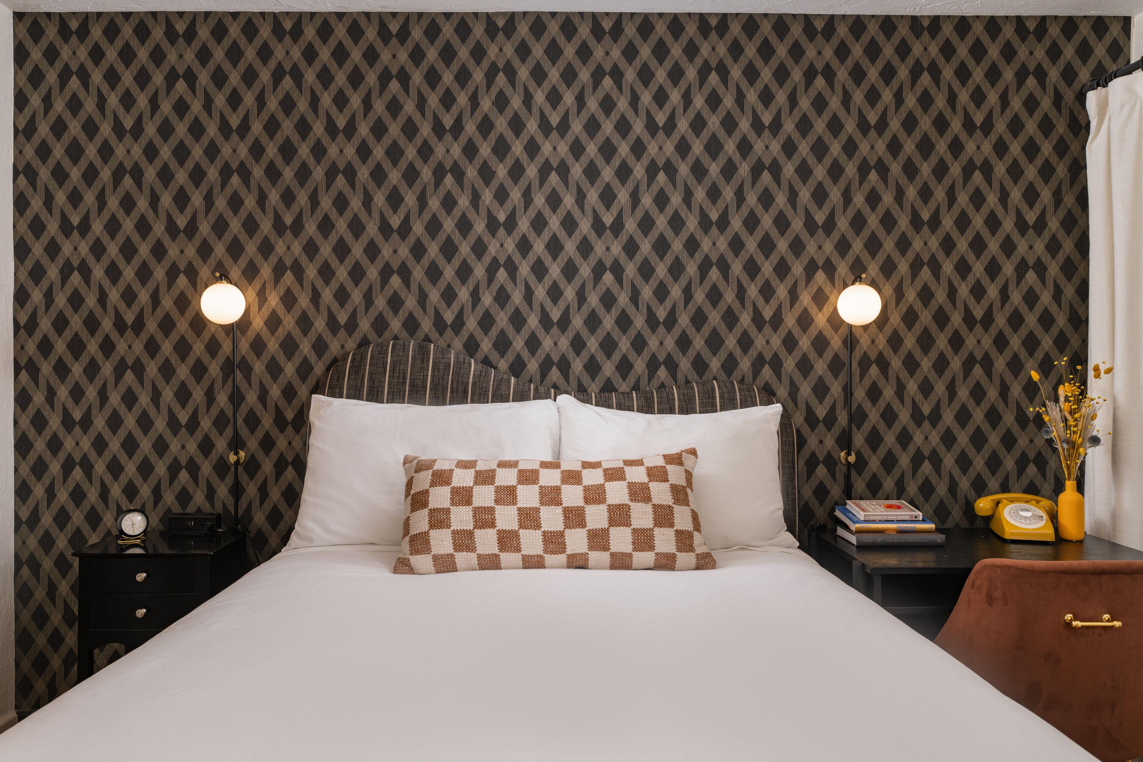 Bed & Breakfast Petit Soleil - Bed, Breakfast And Bar San Luis Obispo