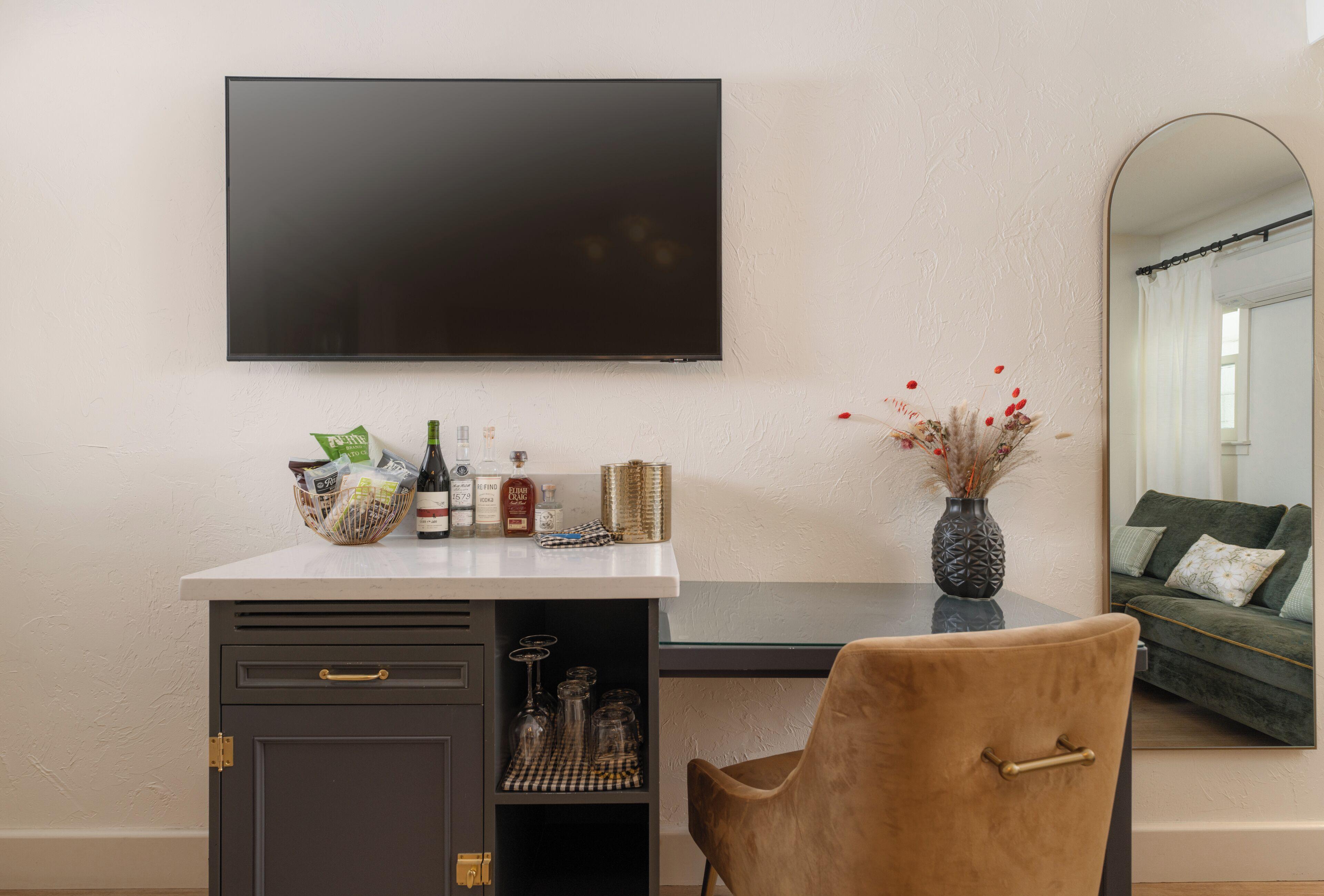 Bed & Breakfast Petit Soleil - Bed, Breakfast And Bar