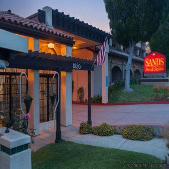 Hotel Sands &
