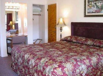 Inn Peach Tree