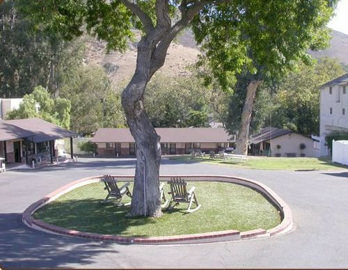 Peach Tree Inn 2*