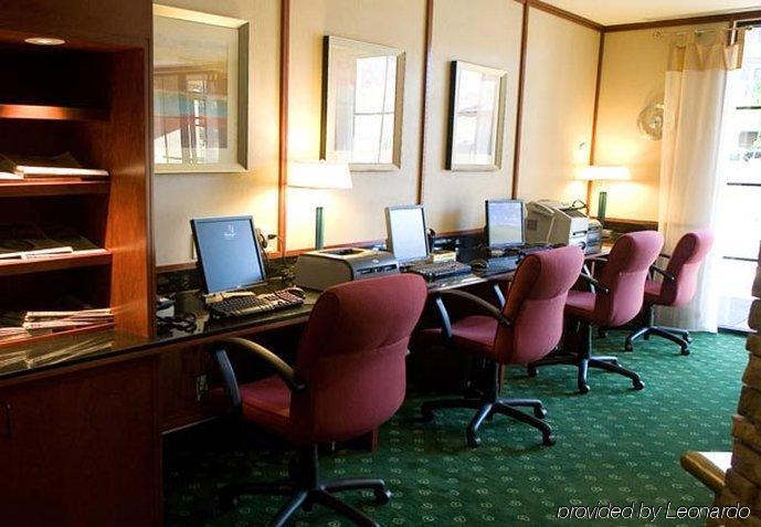 Courtyard By Marriott